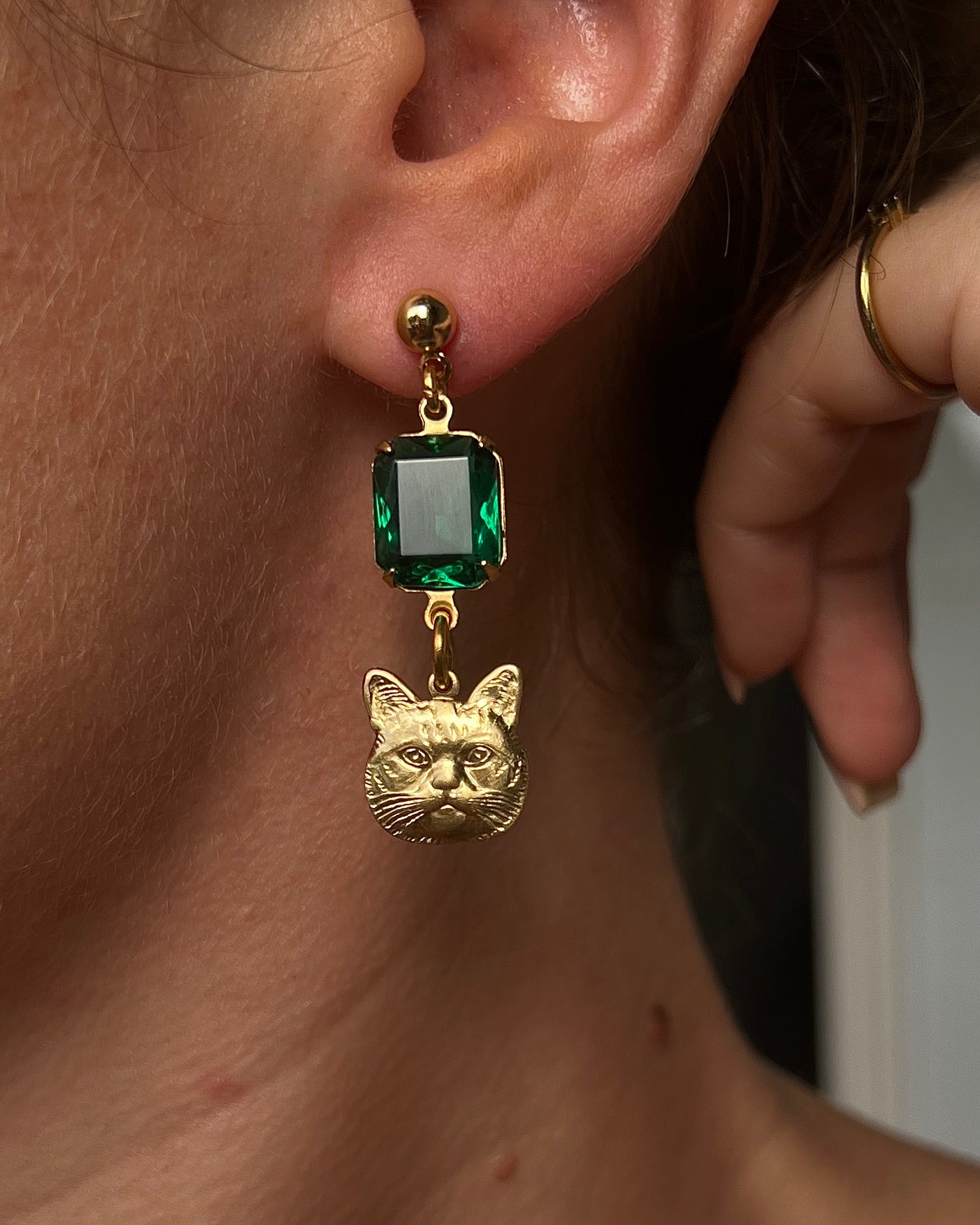 Emerald cat earrings