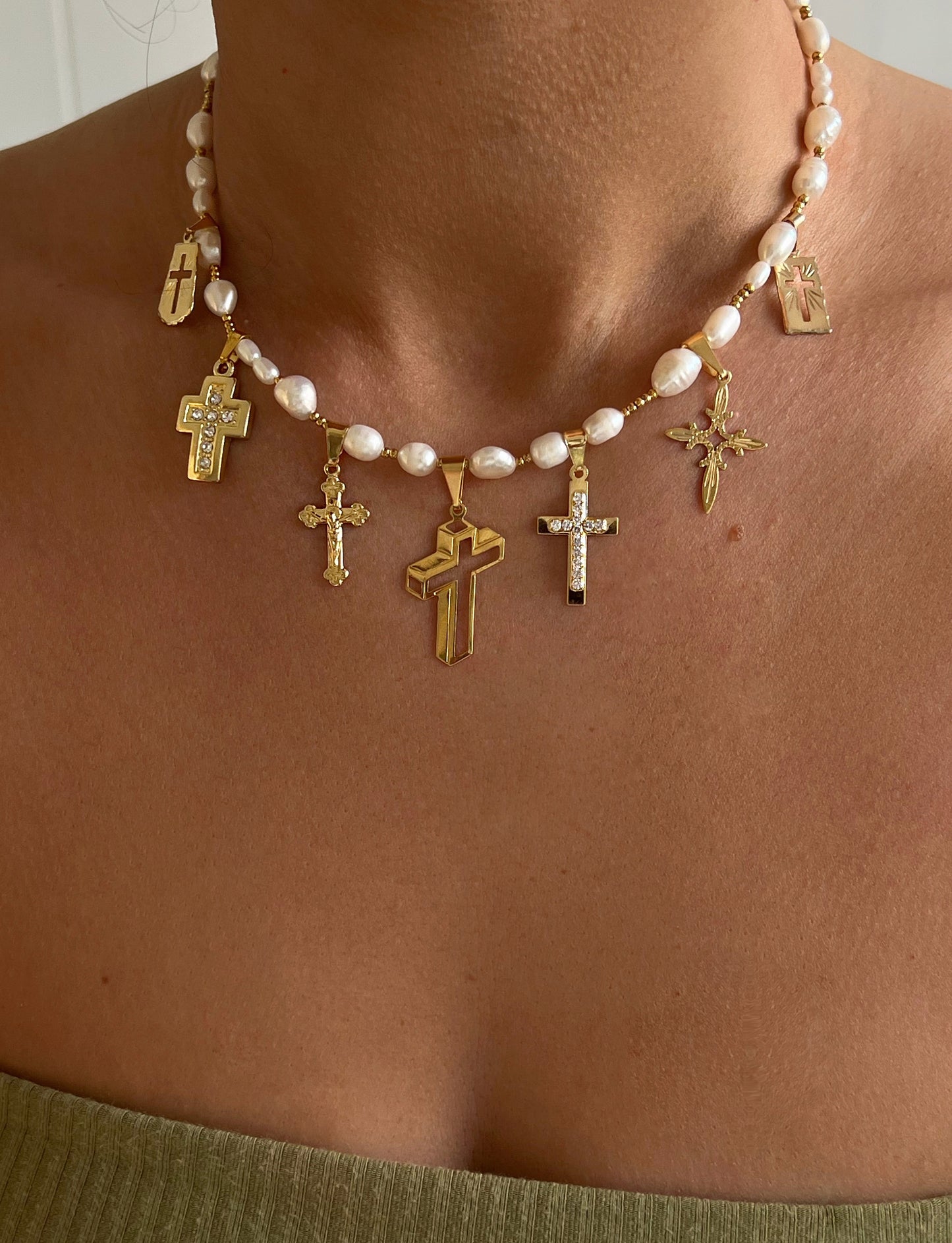 Multi-charm Pearl necklace 2